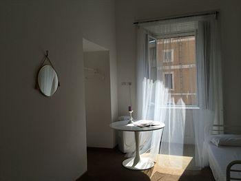The Travelers Home - Rome — Foto 1